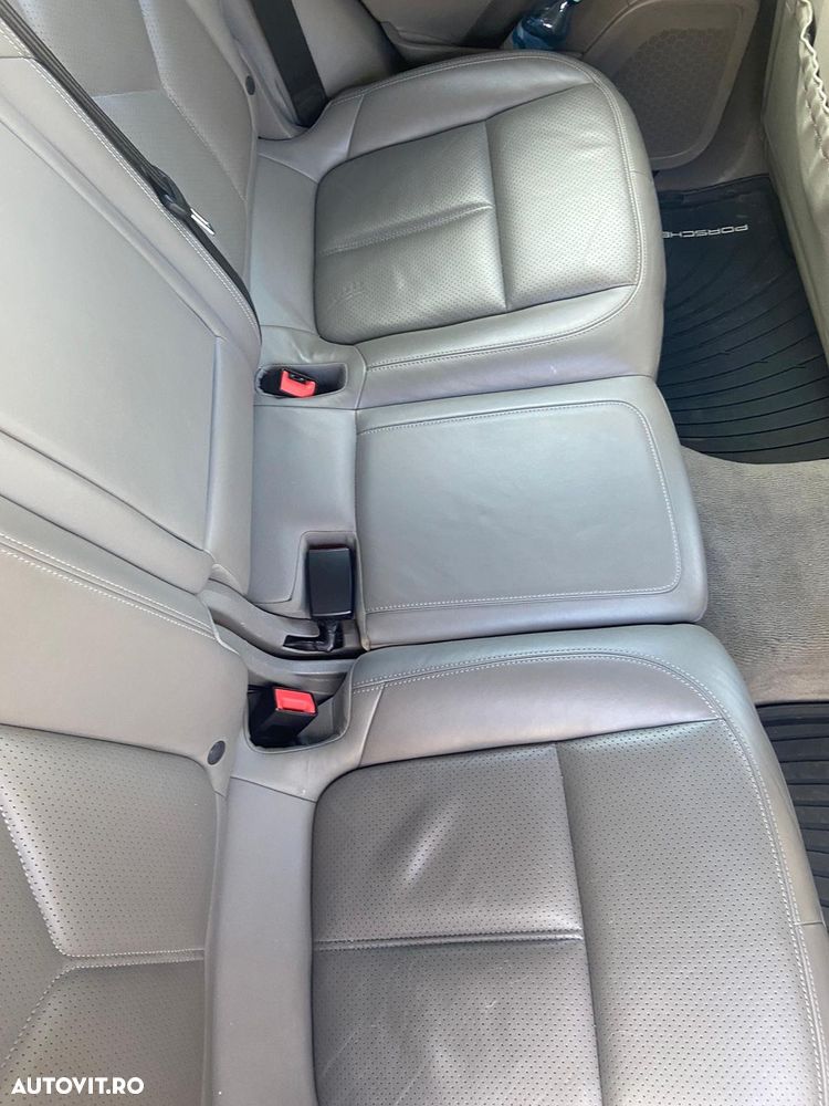 Porsche Cayenne - 10