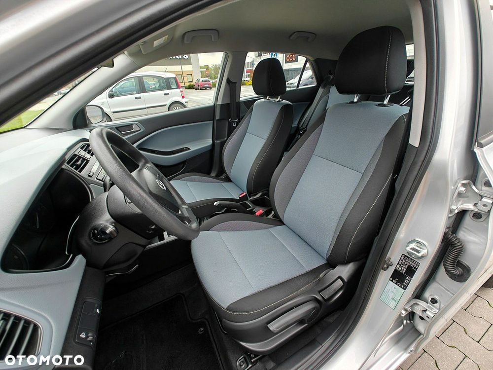 Hyundai i20 blue 1.2 Classic - 6