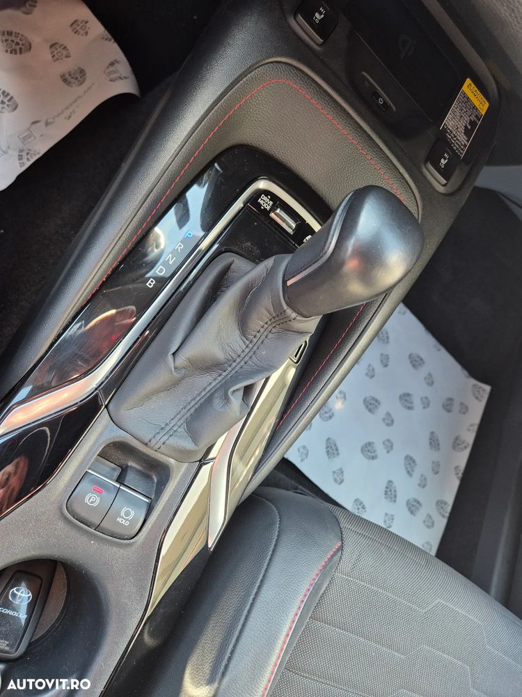 Toyota Corolla 1.8 HSD Exclusive interior Negru - 26