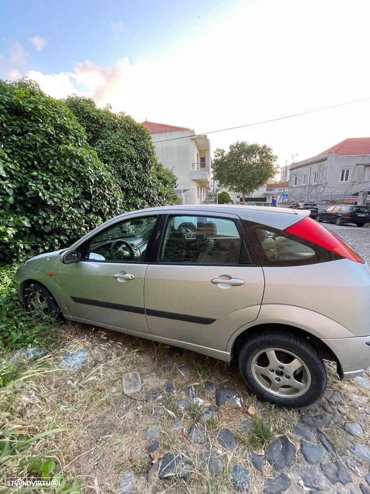 Ford Focus 1.4 Ambiente - 3
