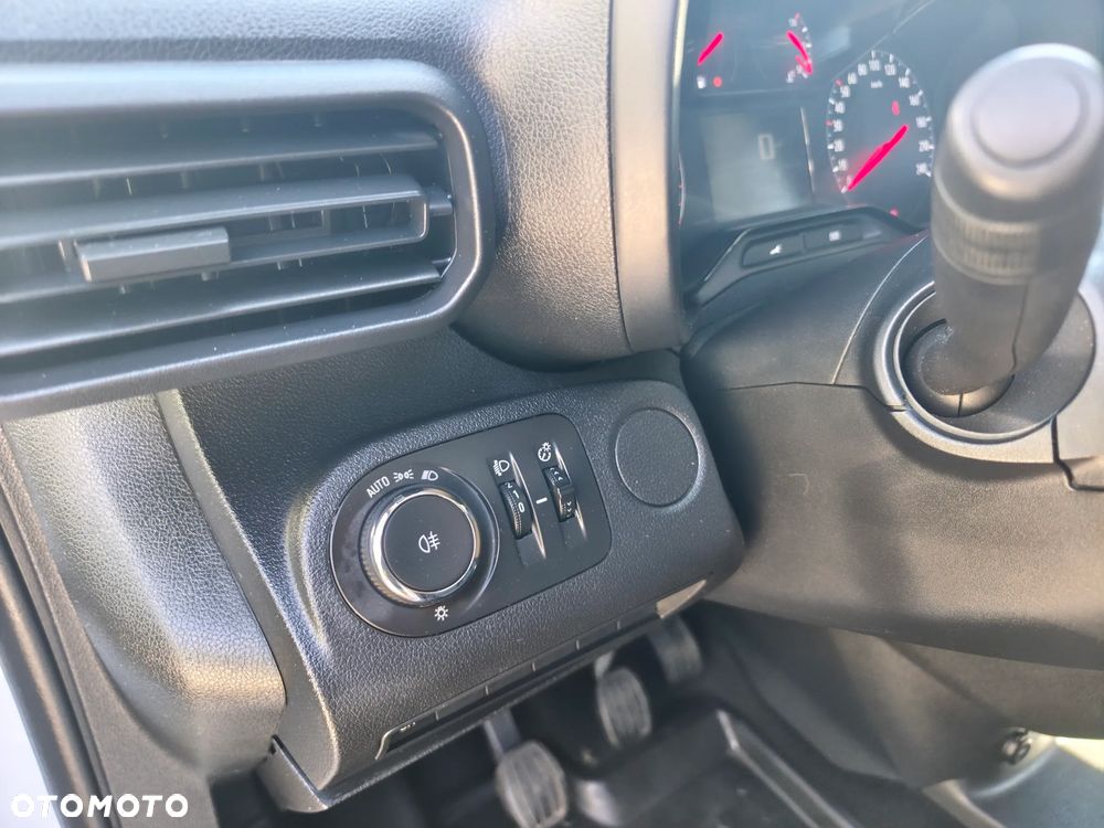 Opel COMBO - 12