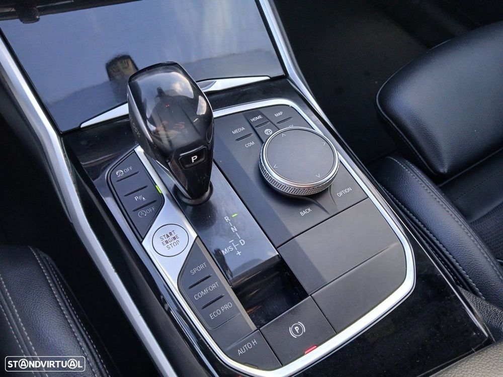 BMW 320 d Auto - 30