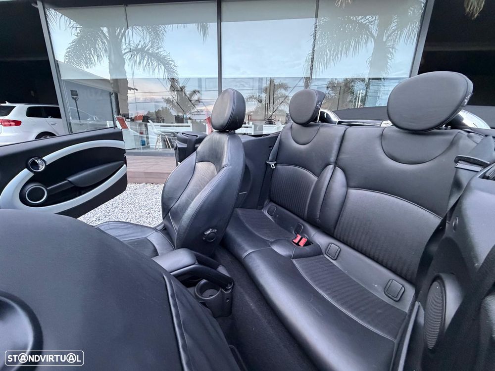 MINI Cabrio Cooper D - 23