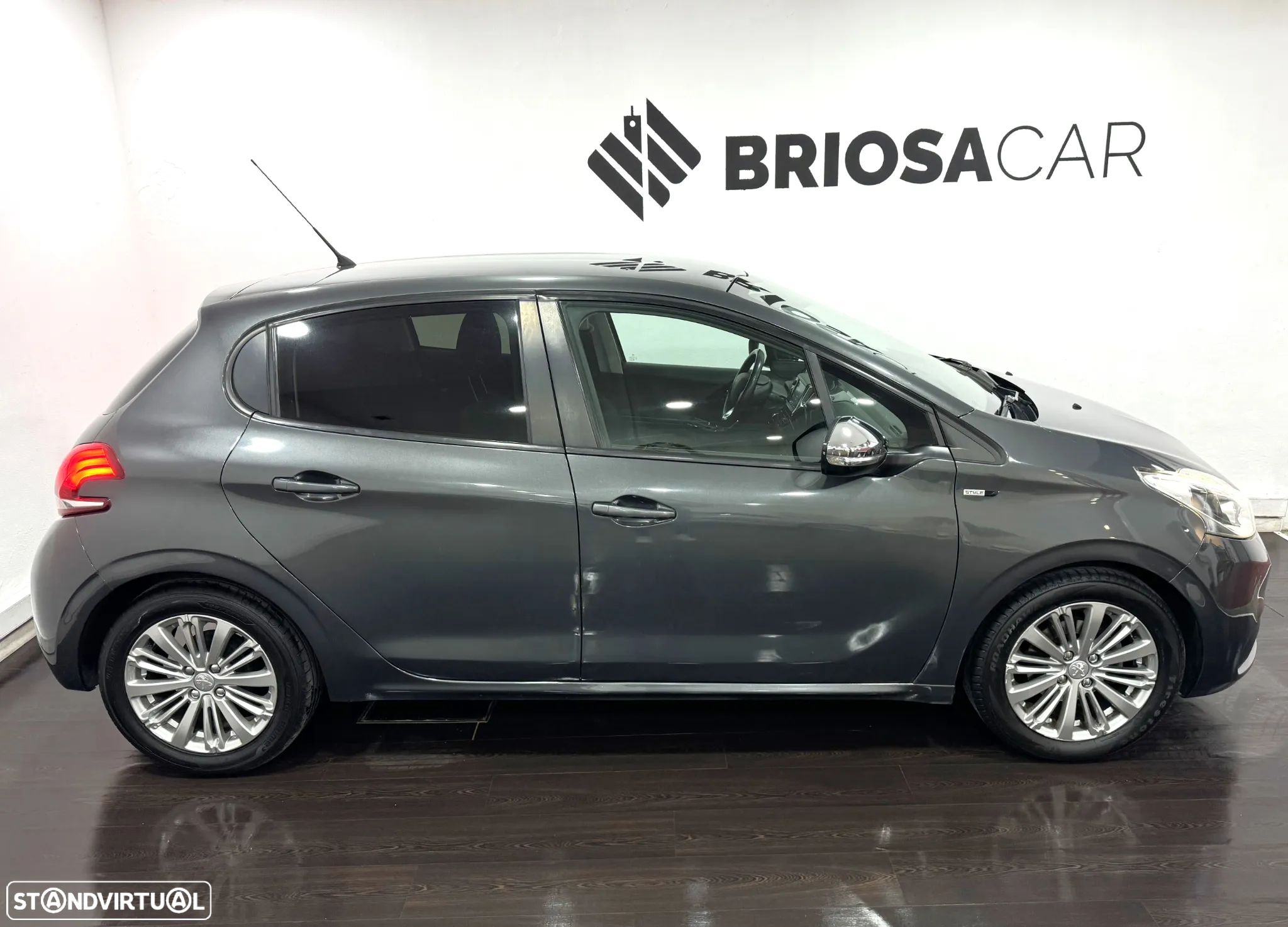 Peugeot 208 1.6 BlueHDi Style - 4