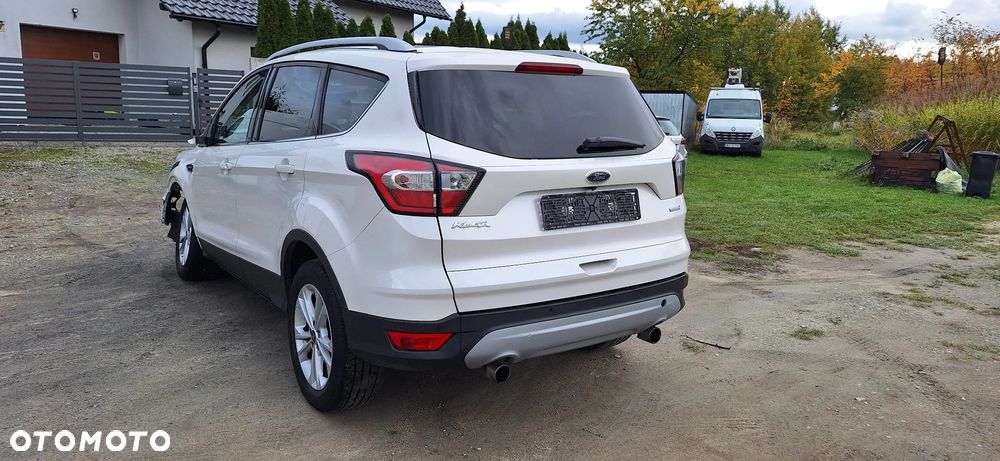 Ford Kuga 1.5 EcoBoost 2x4 Titanium - 12