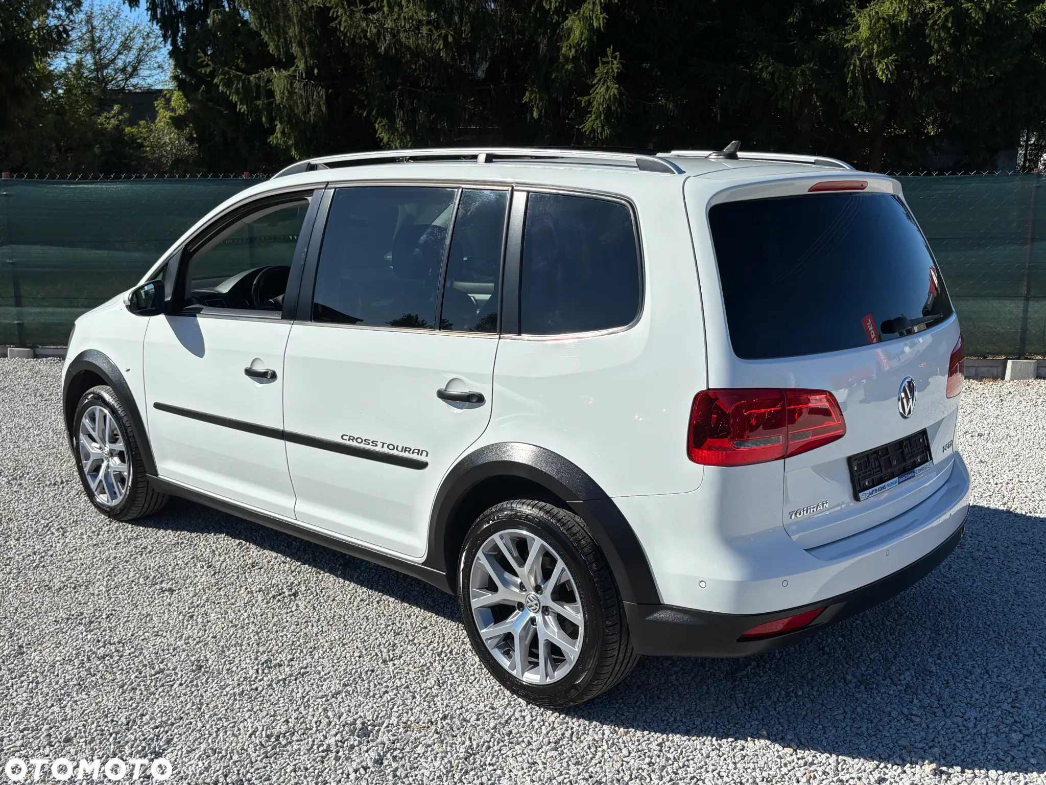 Volkswagen Touran 2.0 TDI DPF DSG Cross - 14