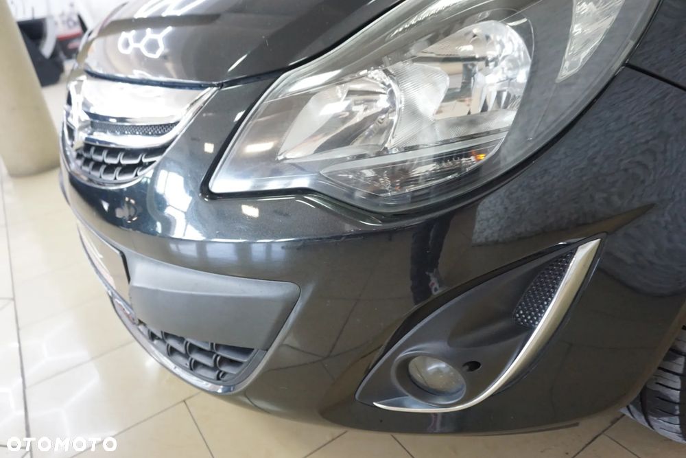 Opel Corsa 1.2 16V Cosmo - 11