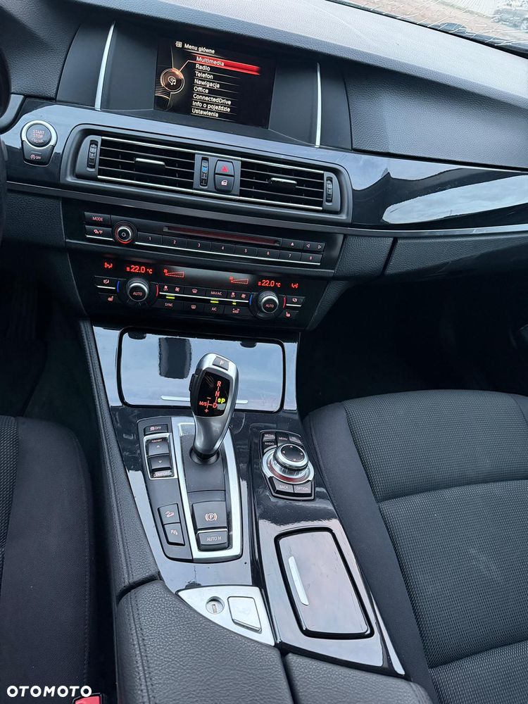 BMW Seria 5 520d xDrive - 10