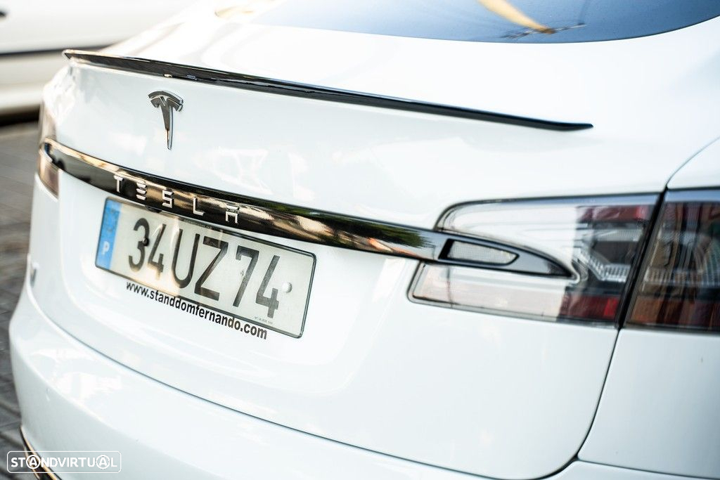 Tesla Model S - 16