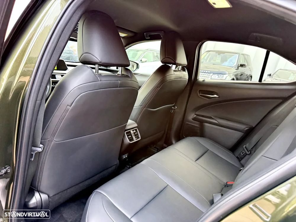 Lexus UX 250h Special Edition (LCA) - 34