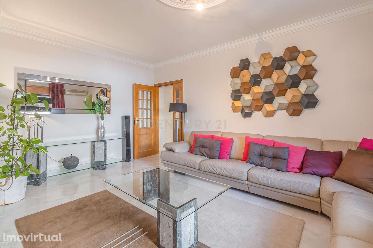 Apartamento T3 | Faro | Estacionamento | Arrecadação - Grande imagem: 4/22