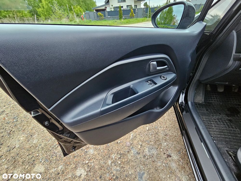 Kia Rio 1.4 L - 11