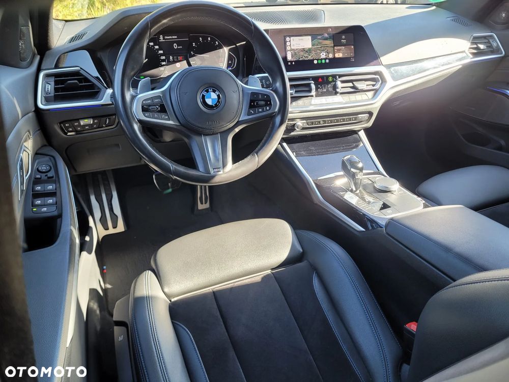 BMW 3 Series 2020 photo 2