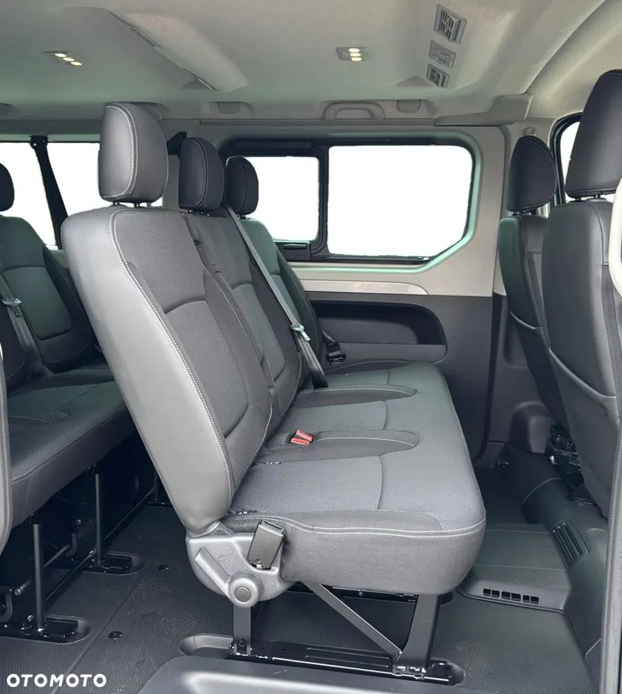 Renault Trafic - 12