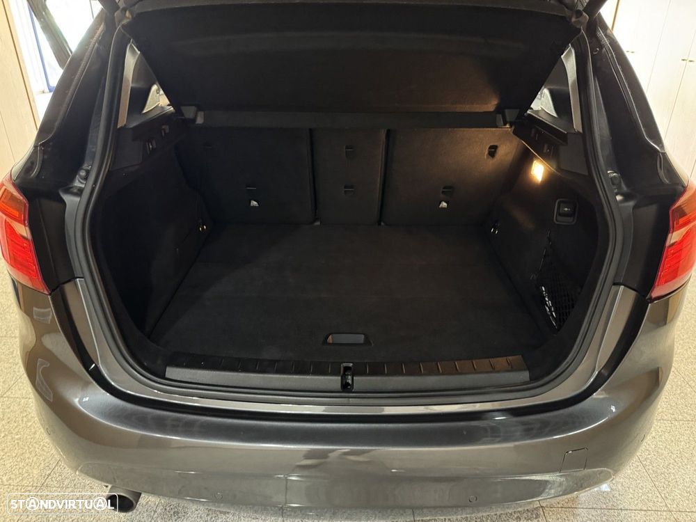 BMW 216 Active Tourer d Line Luxury Auto - 33