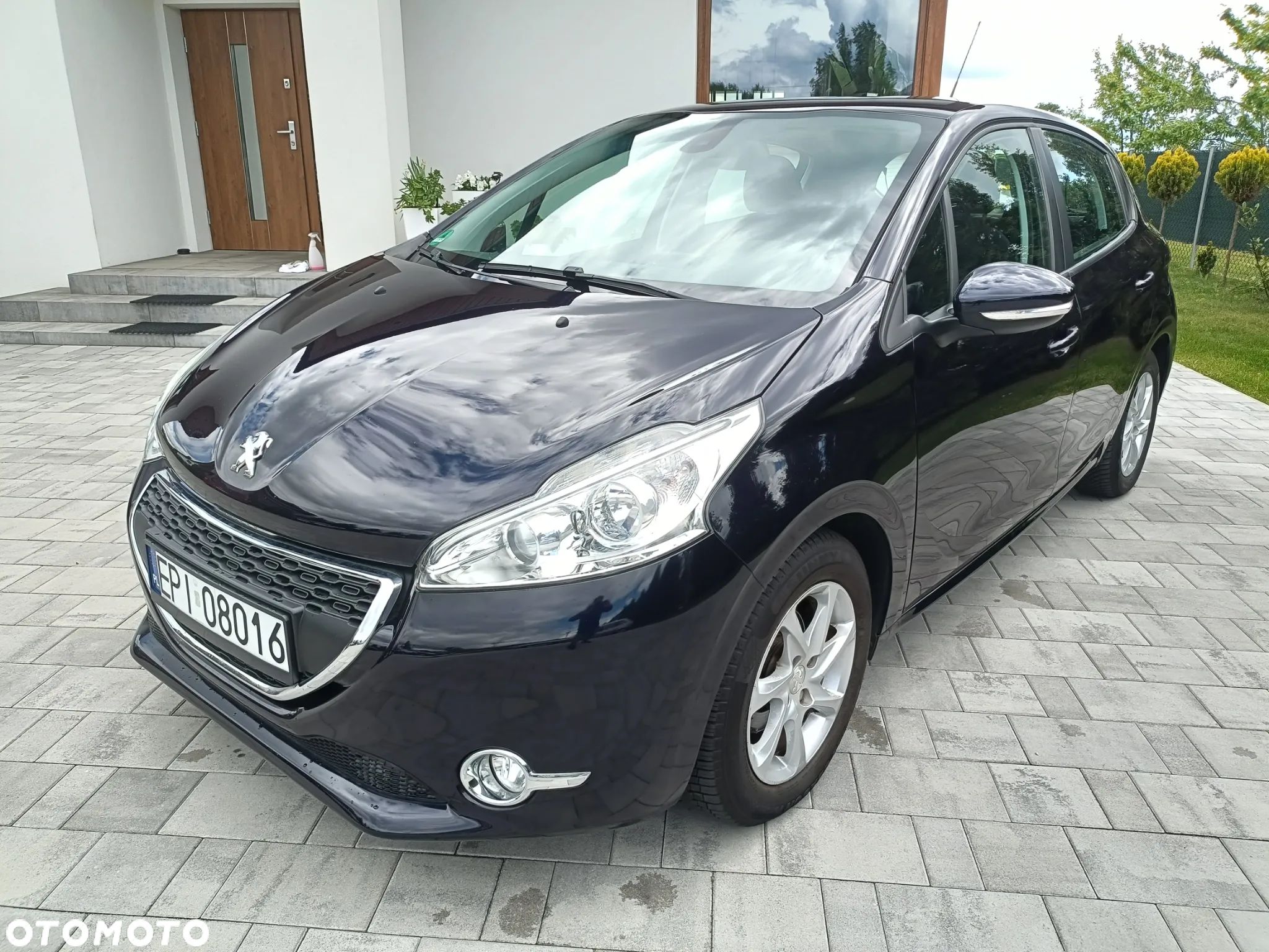 Peugeot 208 - 1