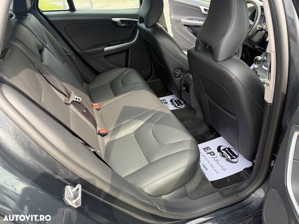 Volvo V60 D2 Edition - 13