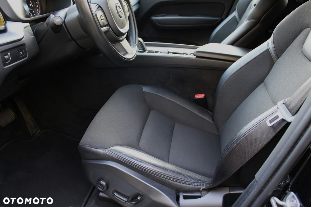 Volvo XC 60 B4 D Geartronic Momentum Pro - 17