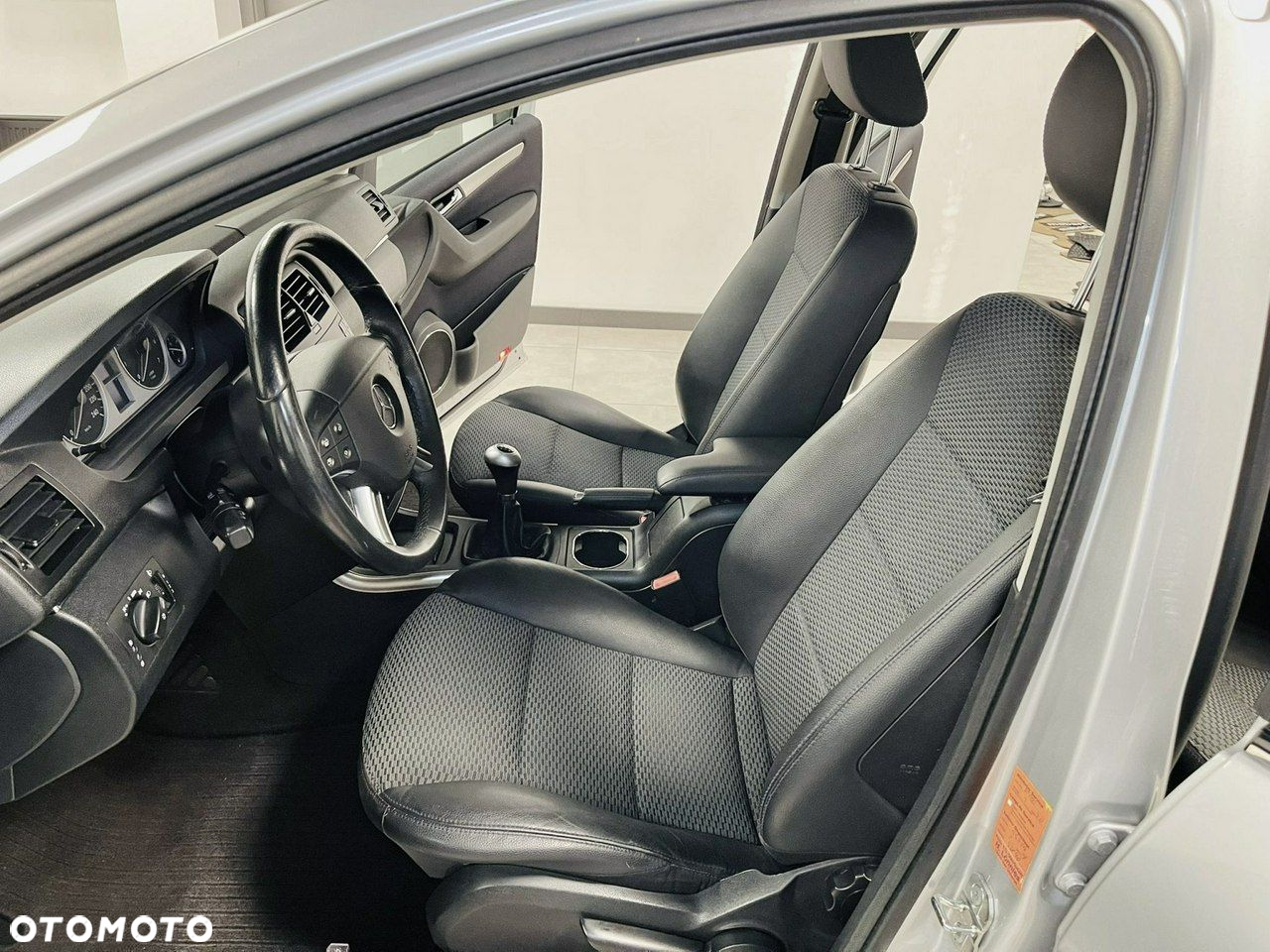 Mercedes-Benz Klasa B 180 BlueEffICIENCY - 9