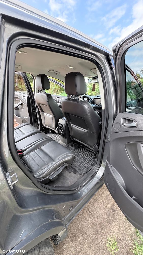 Ford Escape 2.0 EcoBoost AWD Titanium - 12
