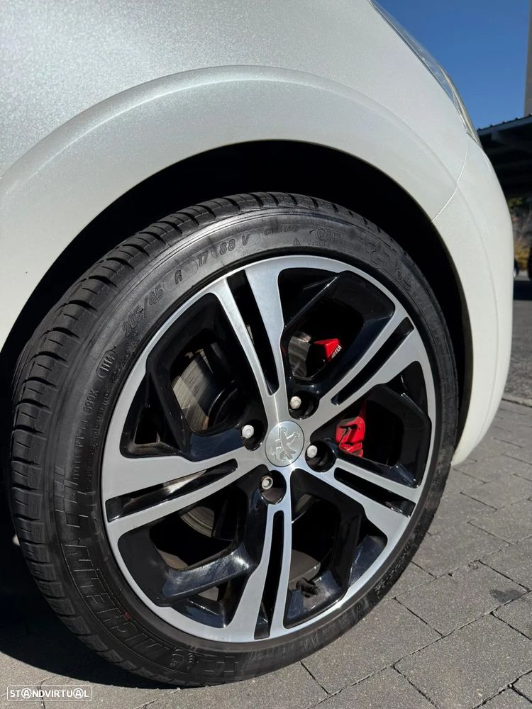 Peugeot 208 1.6 THP GTi - 5