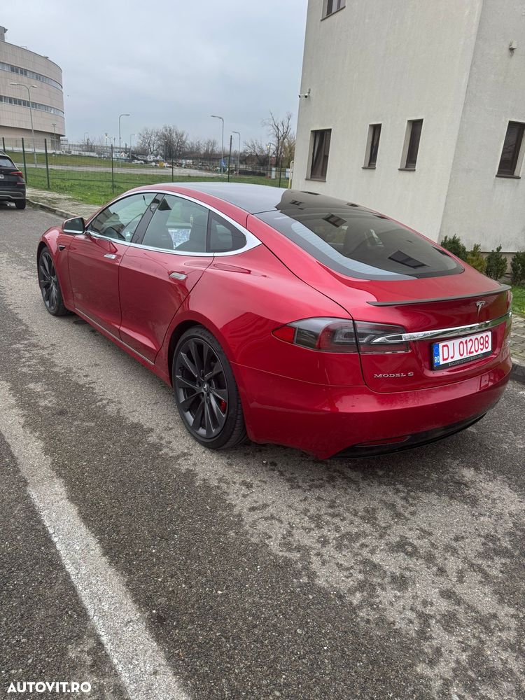 Tesla Model S - 7