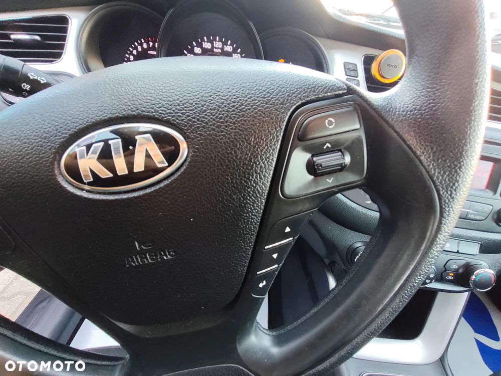 Kia Ceed 1.4 CVVT Dream-Team Edition - 23