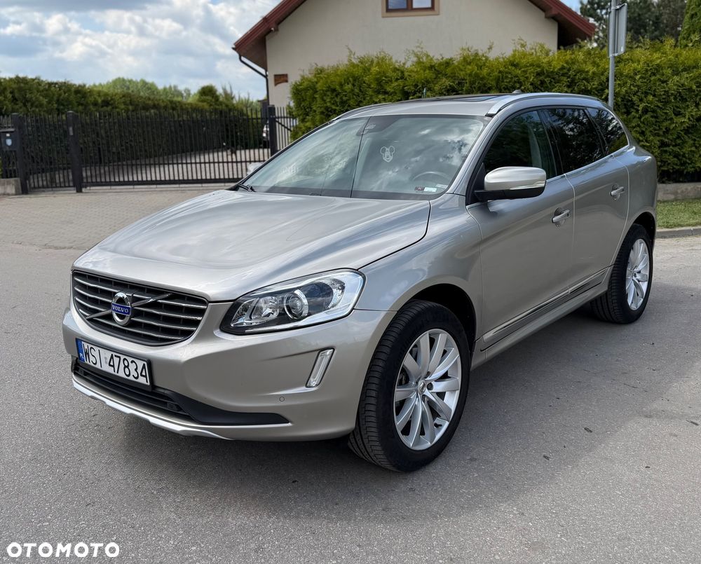 Volvo XC 60 T5 AWD Momentum - 1