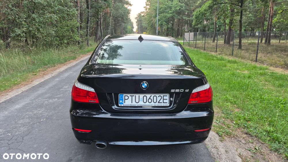 BMW Seria 5 520d - 23