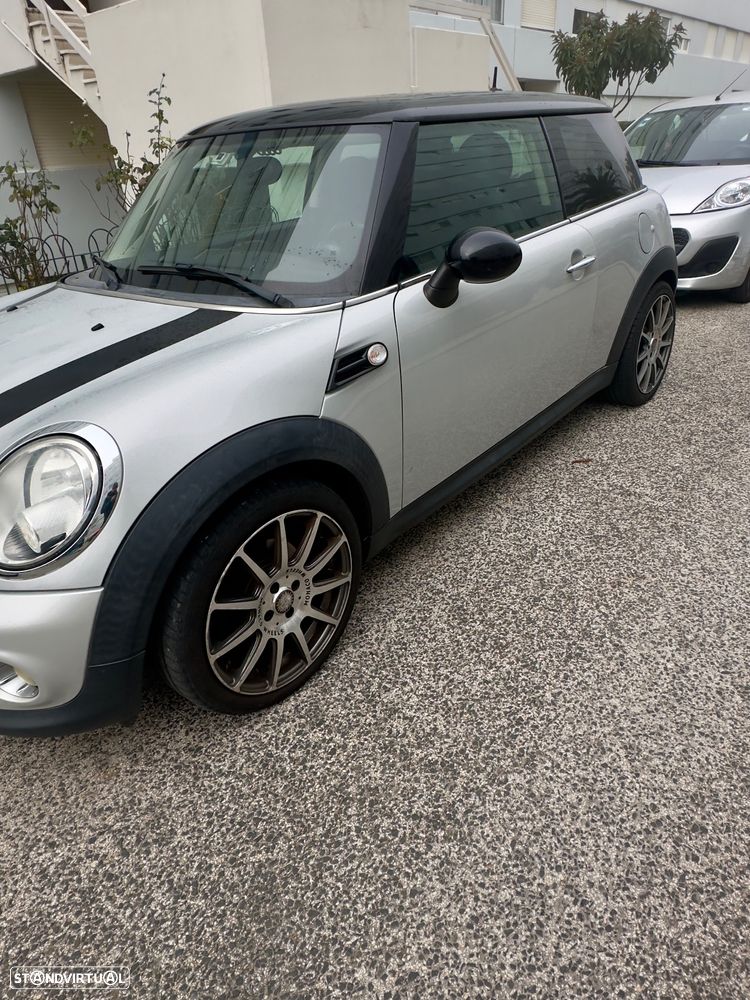 MINI 3 Portas Cooper D - 2