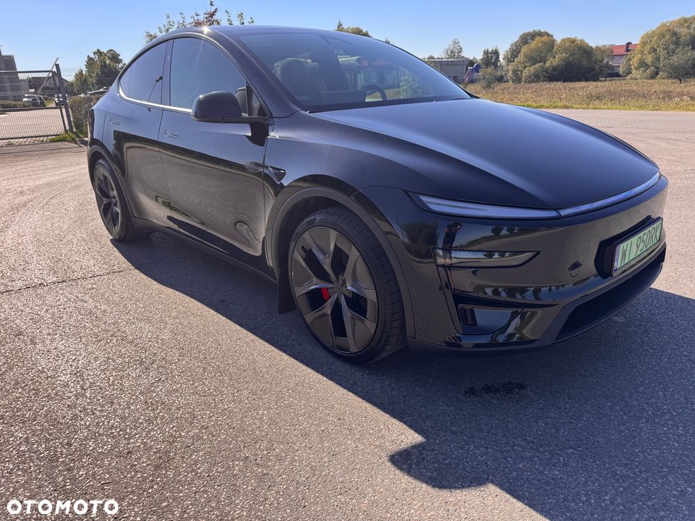 Tesla Model Y 2026 photo 3
