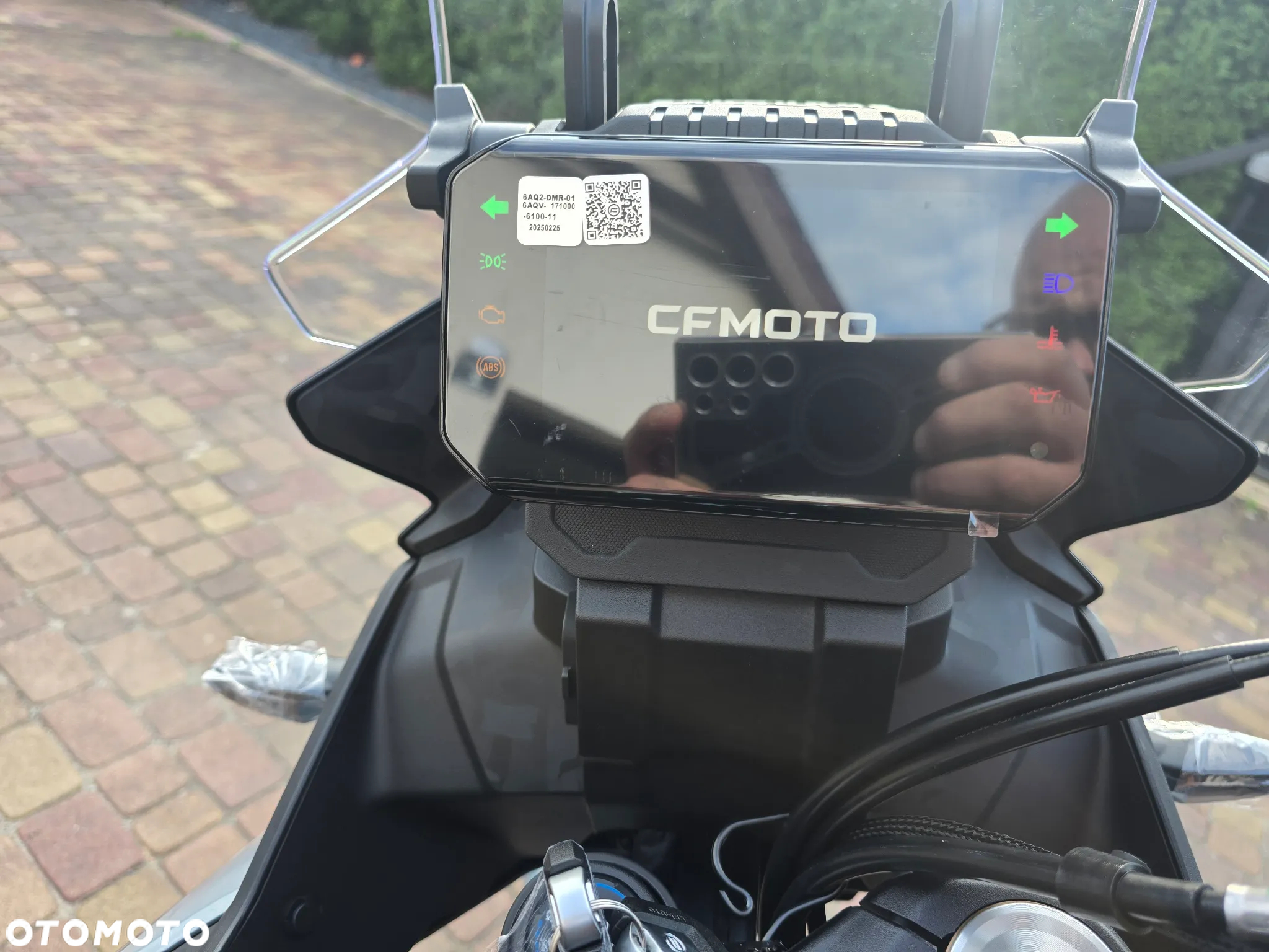 CFMoto MT - 10