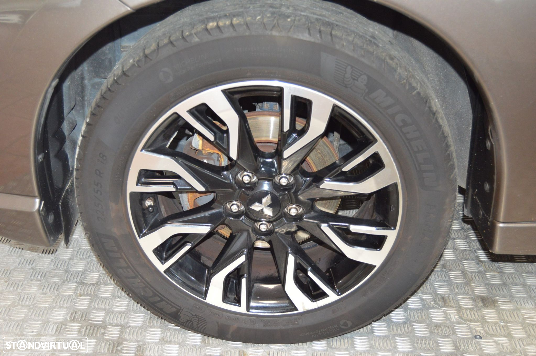 Mitsubishi Outlander 2.0 PHEV Instyle Navi - 17