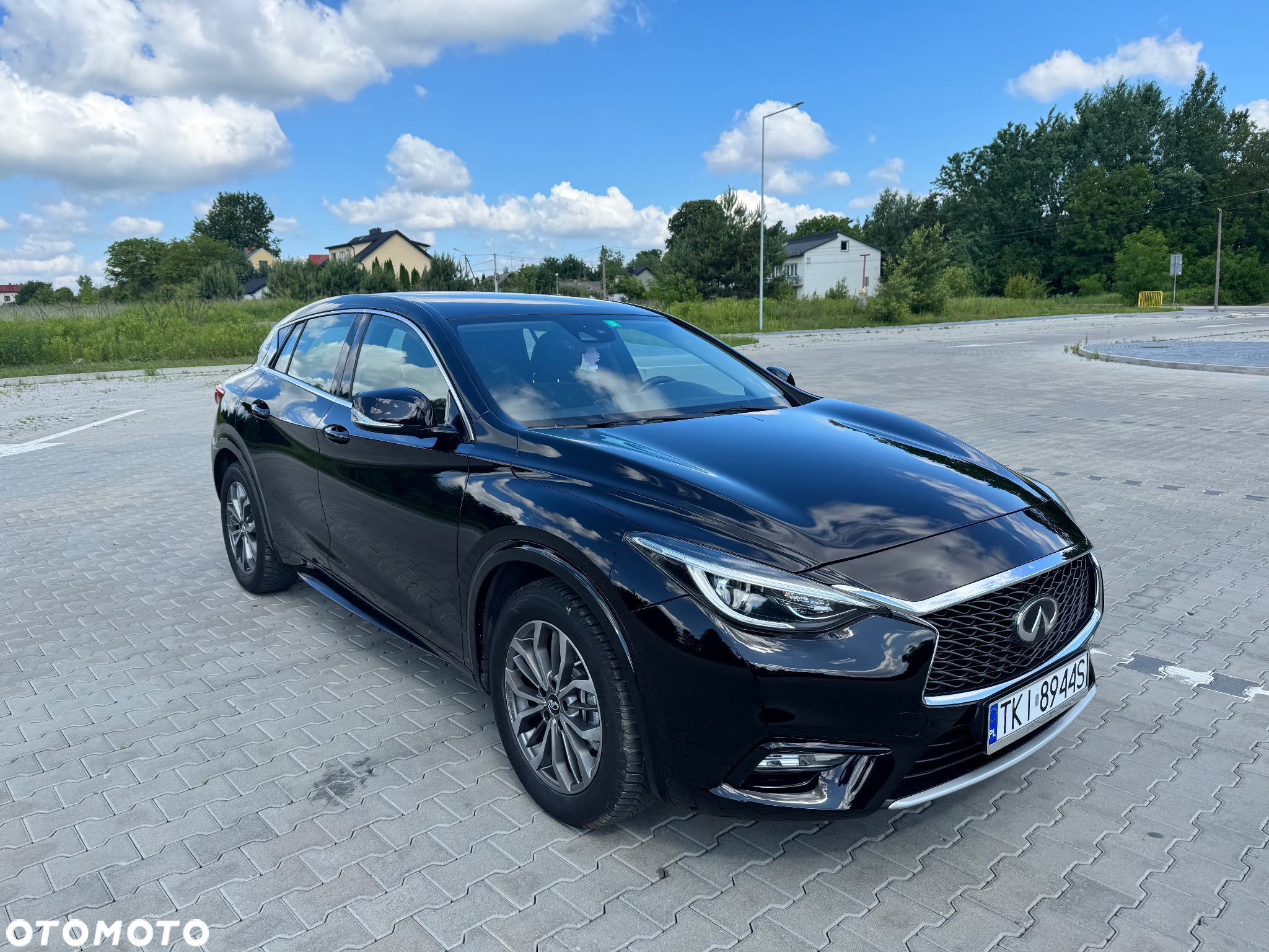 Infiniti Q30 1.6t - 21