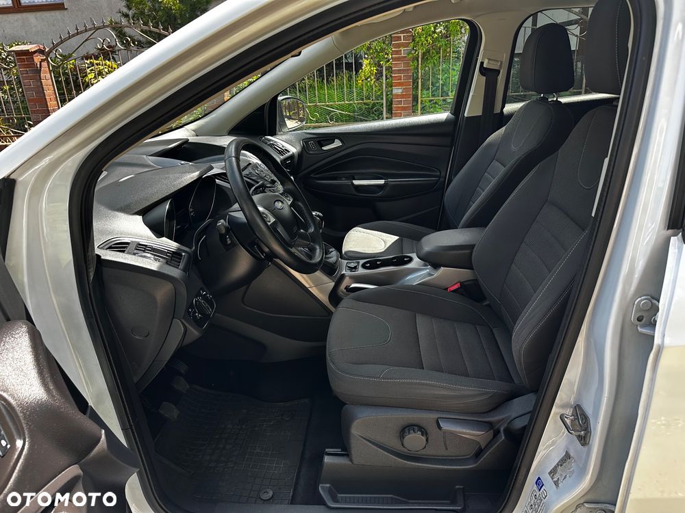 Ford Kuga 2.0 TDCi 2x4 Titanium - 11