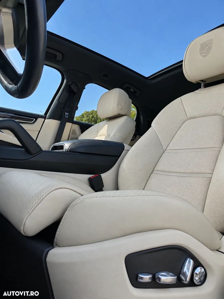 Porsche Cayenne - 15