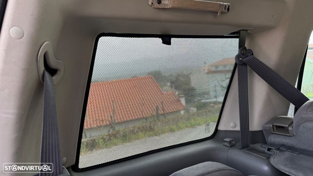 Land Rover Discovery 2.5 TD5 - 13