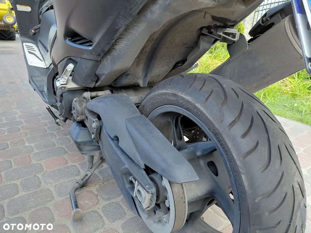 Yamaha Tmax - 25