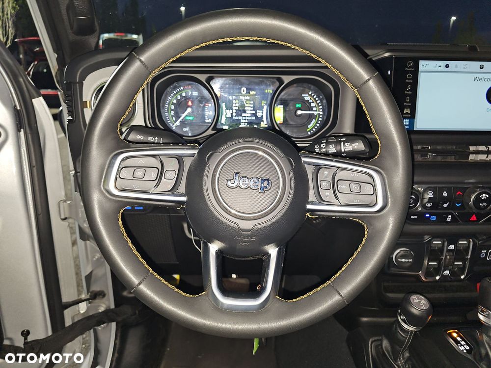 Jeep Wrangler - 13