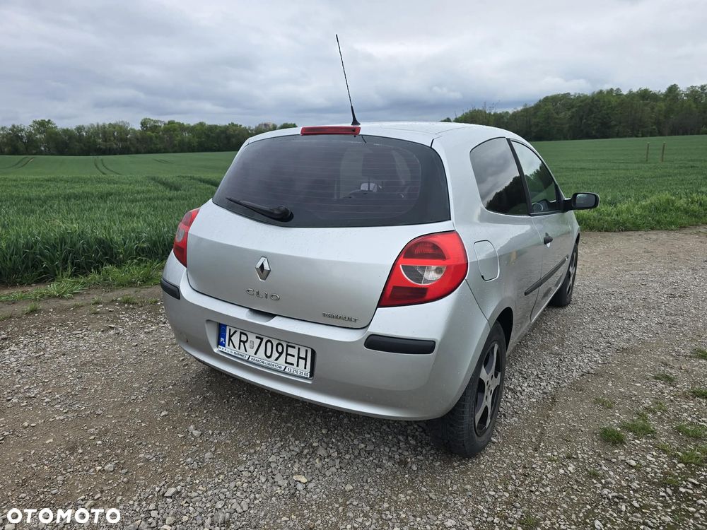 Renault Clio 1.5 dCi Dynamique - 4