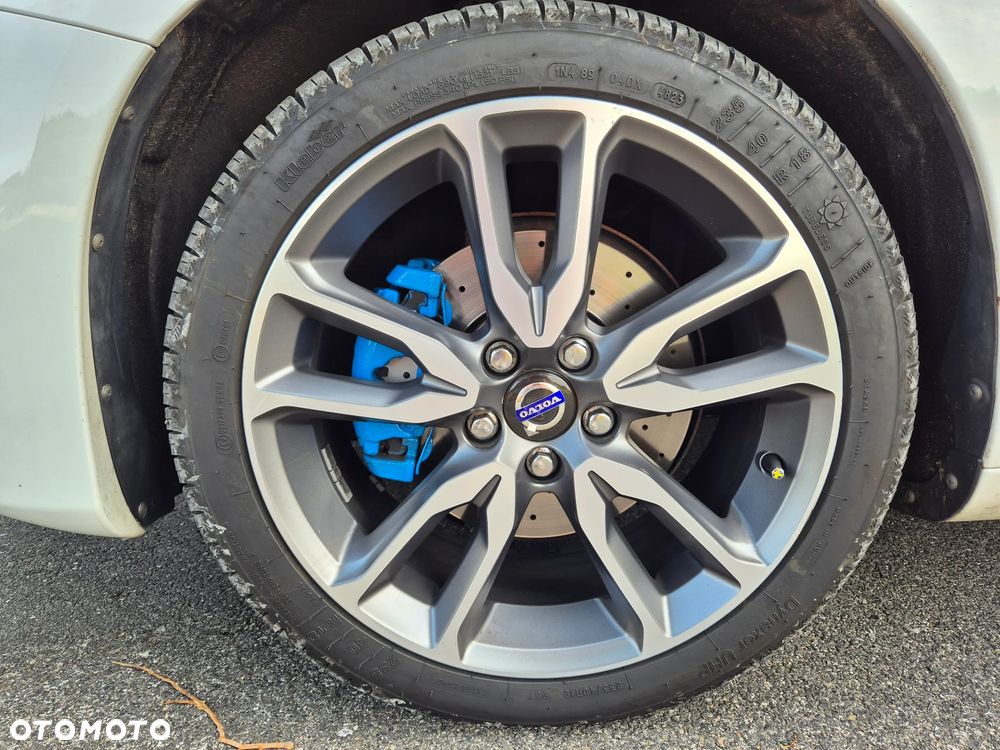 Volvo V60 D3 R-Design - 30