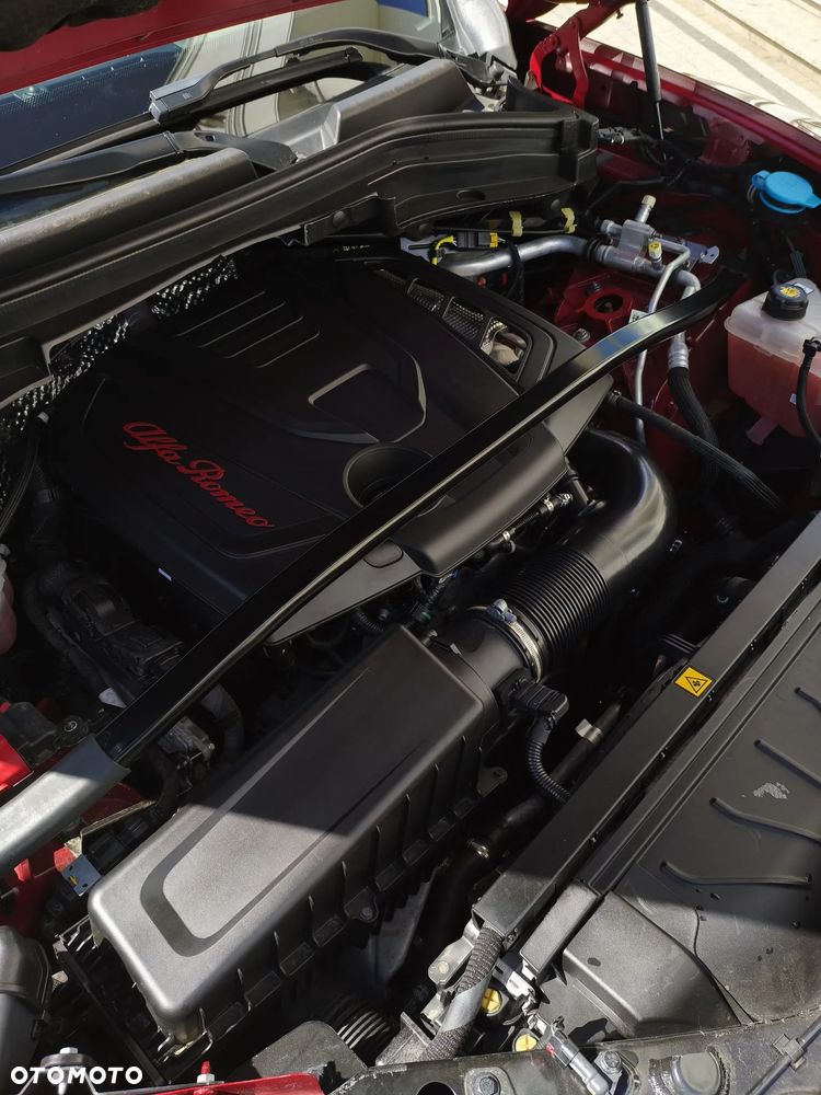 Alfa Romeo Stelvio 2.0 Turbo 16V AT8-Q4 Veloce Ti - 9