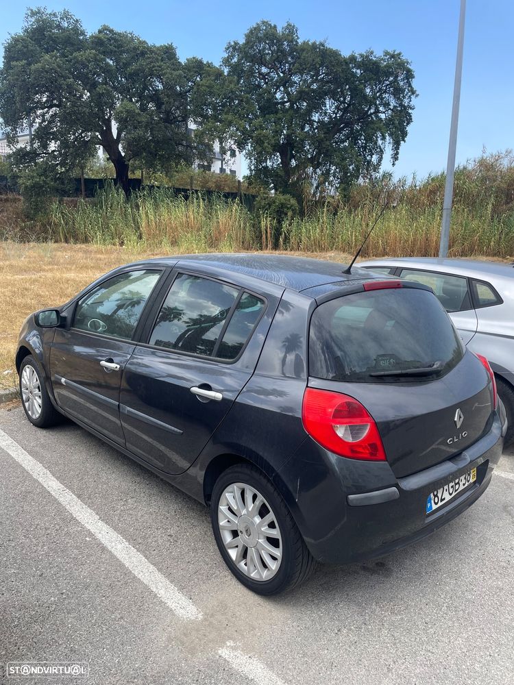 Renault Clio 1.5 dCi Dynamique S - 2