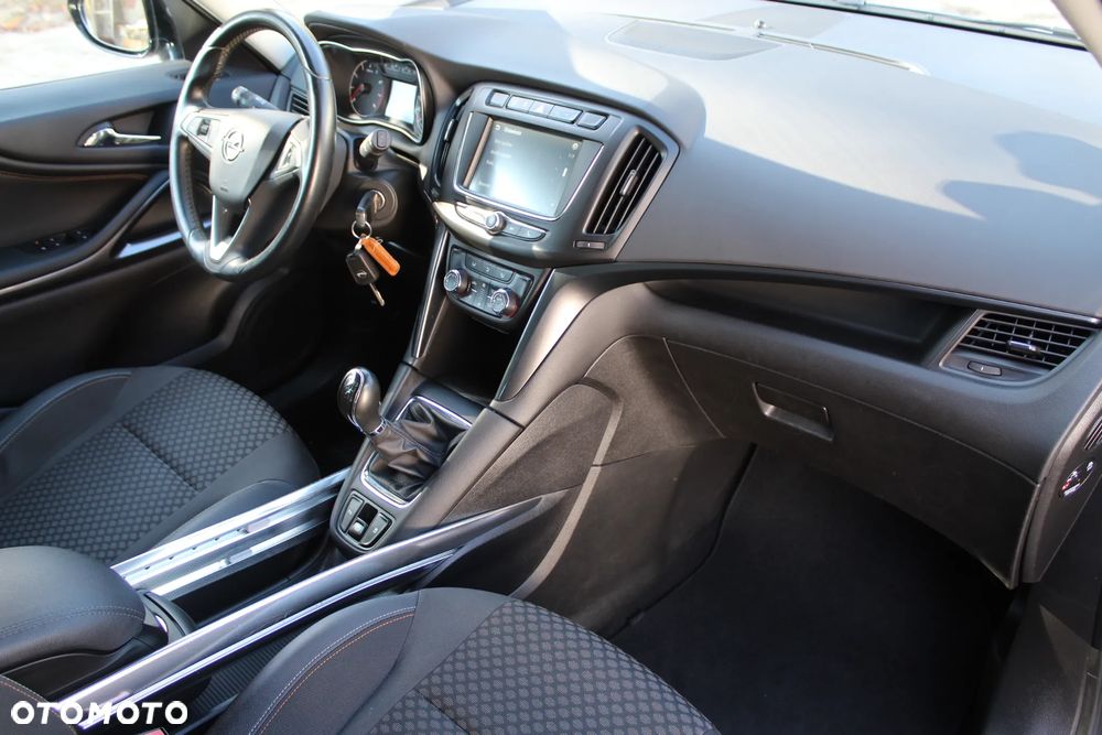 Opel Zafira - 25