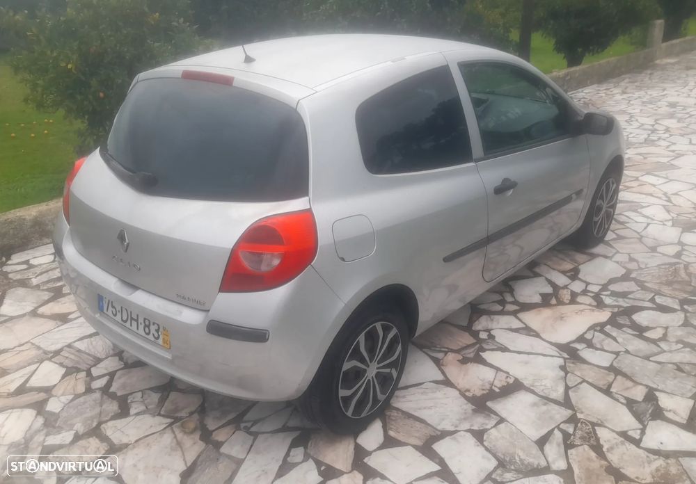 Renault CLIO 1.5 DCI - 9