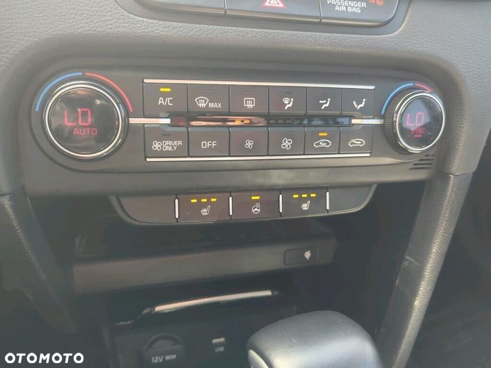 Kia Ceed - 7