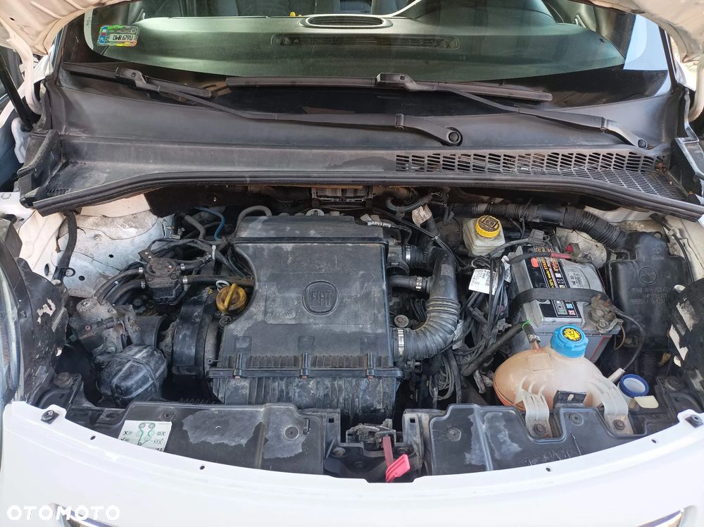 Fiat 500L 1.4 16V Urban - 17