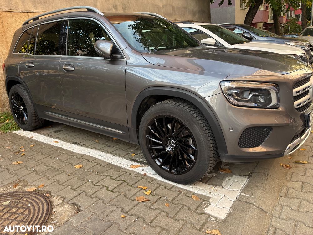 MERCEDES-BENZ GLB