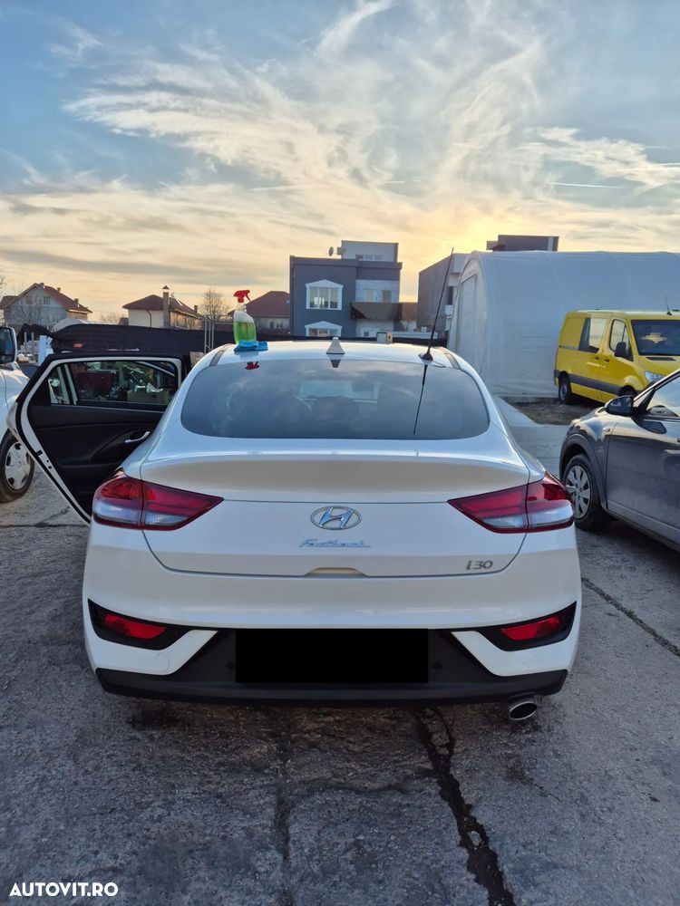 Hyundai i30 Fastback 1.5 T-GDI MHEV 160CP 7DCT Highway - 2