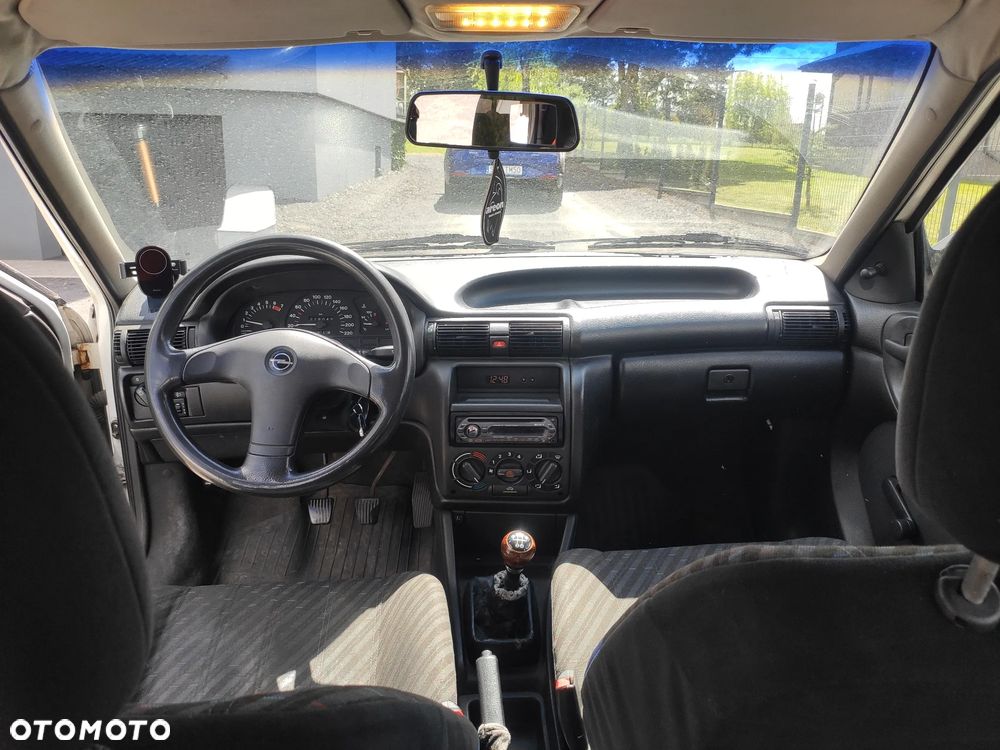 Opel Astra 1.4 GL - 7